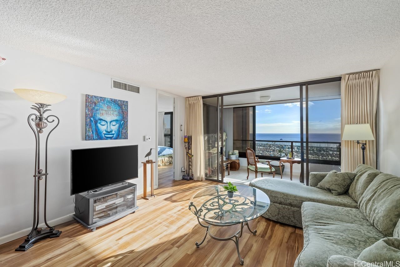 Yacht Harbor Towers Condominium