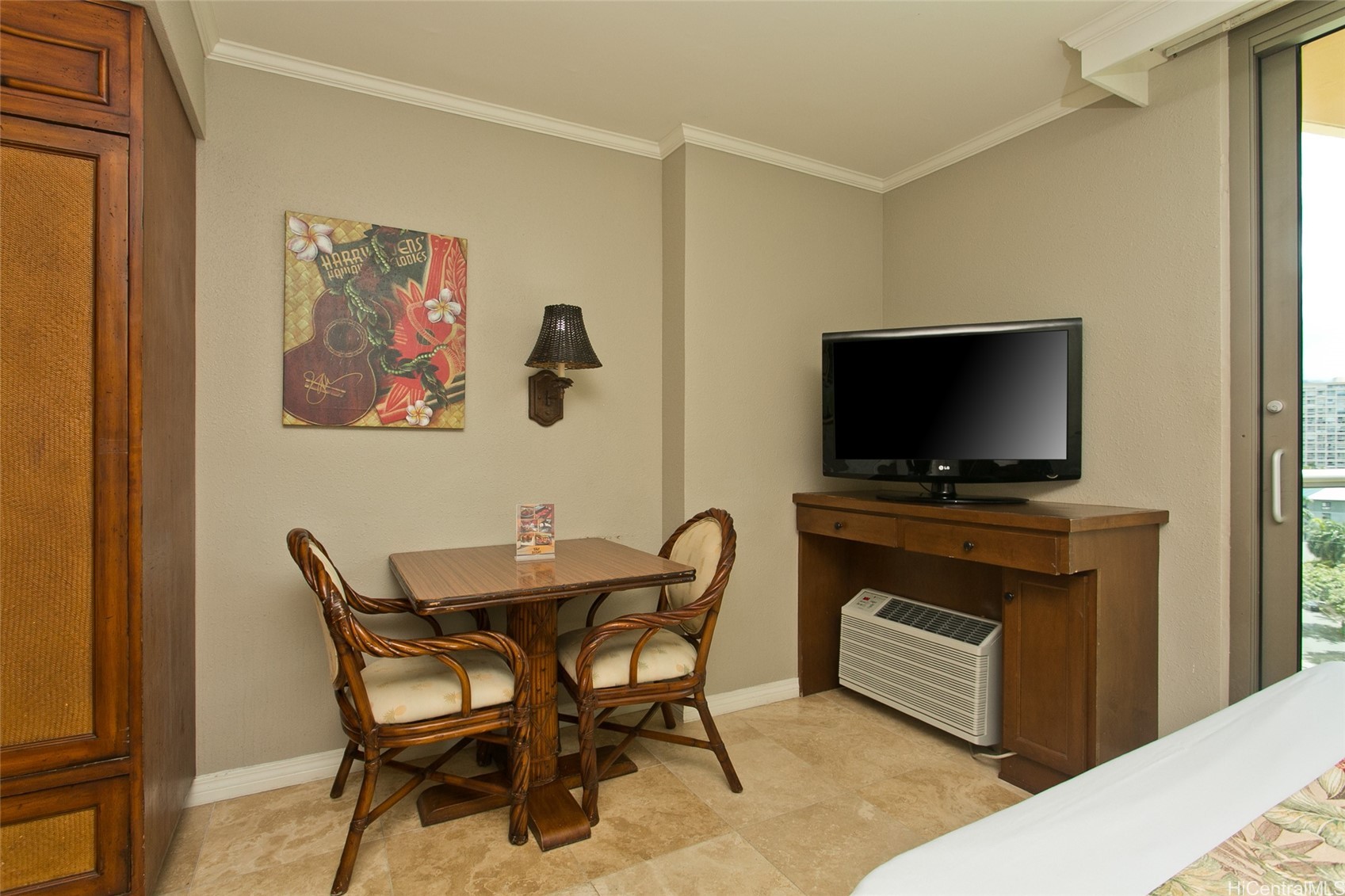 2045 Kalakaua Avenue 818