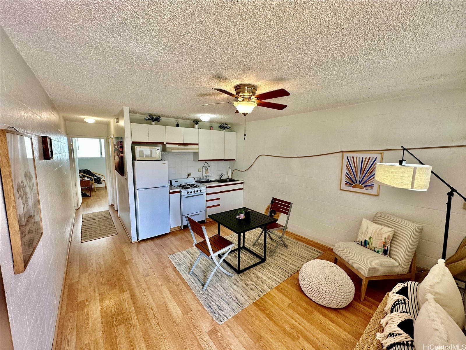 1863 Kaioo Drive 404
