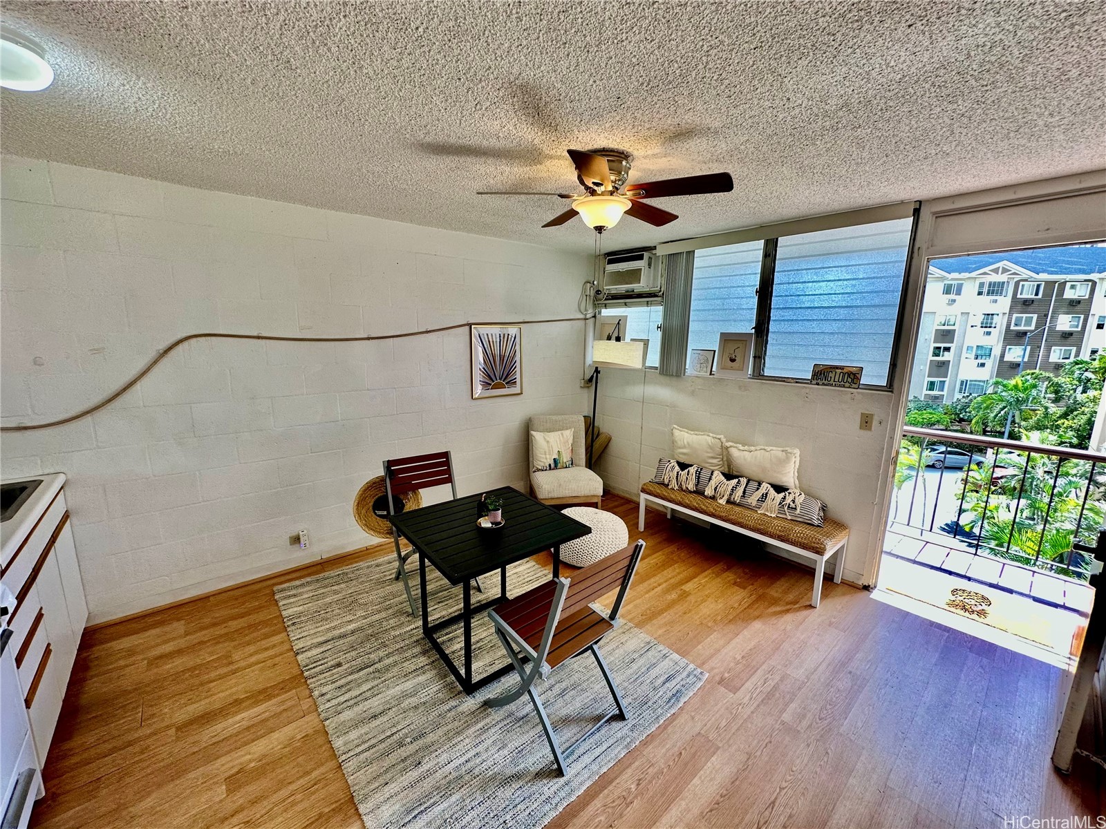 1863 Kaioo Drive 404