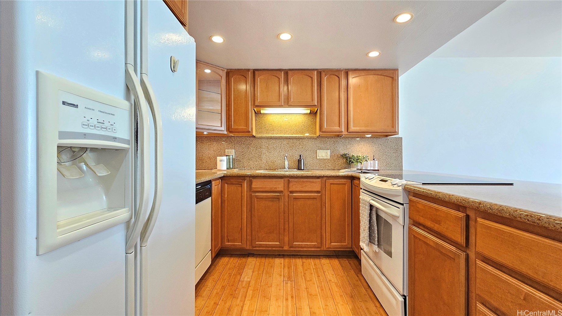 3138 Waialae Avenue 422