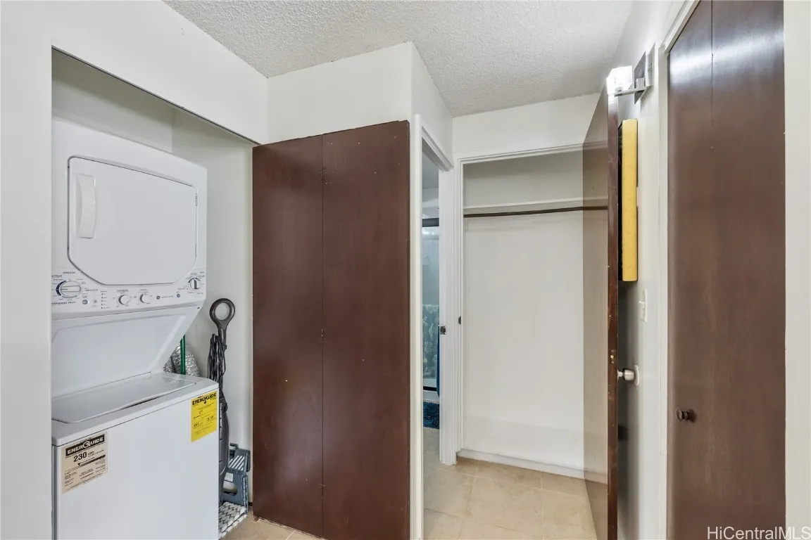 Honolulu, Hawaii 96814, United States, ,1 BathroomBathrooms,Residential,Active,42526