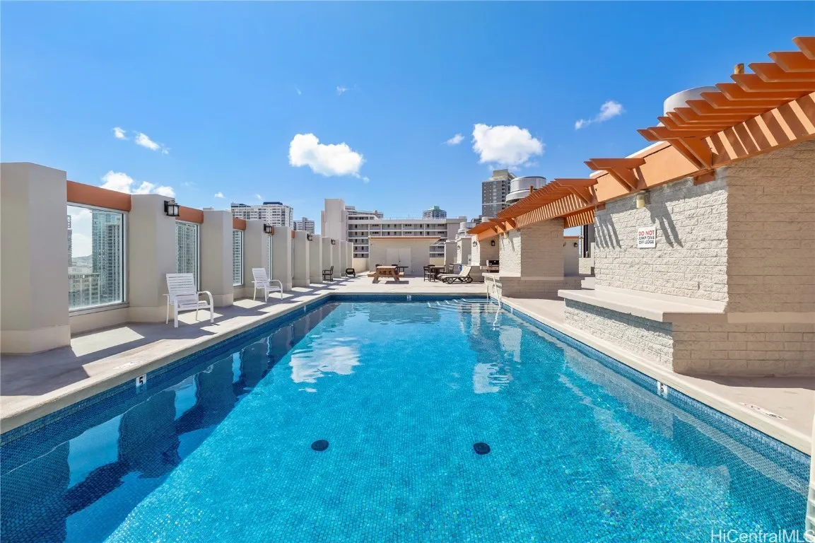 Honolulu, Hawaii 96814, United States, ,1 BathroomBathrooms,Residential,Active,42526