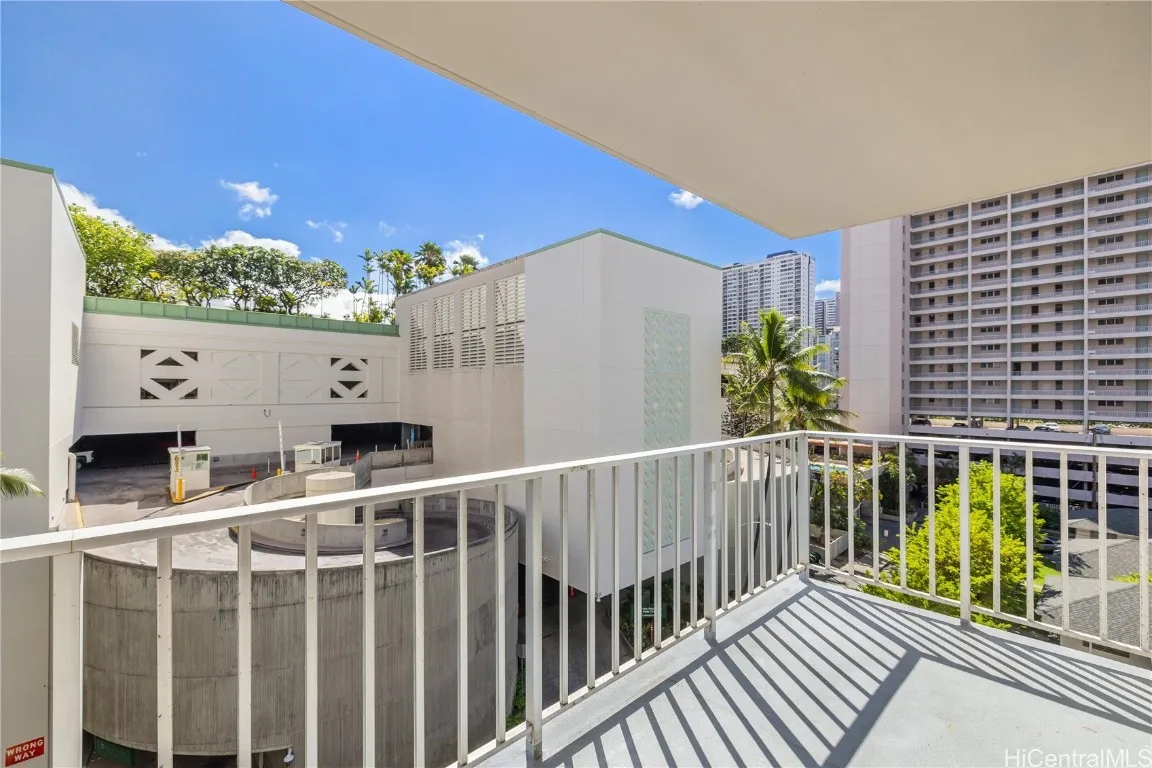Honolulu, Hawaii 96814, United States, ,1 BathroomBathrooms,Residential,Active,42526