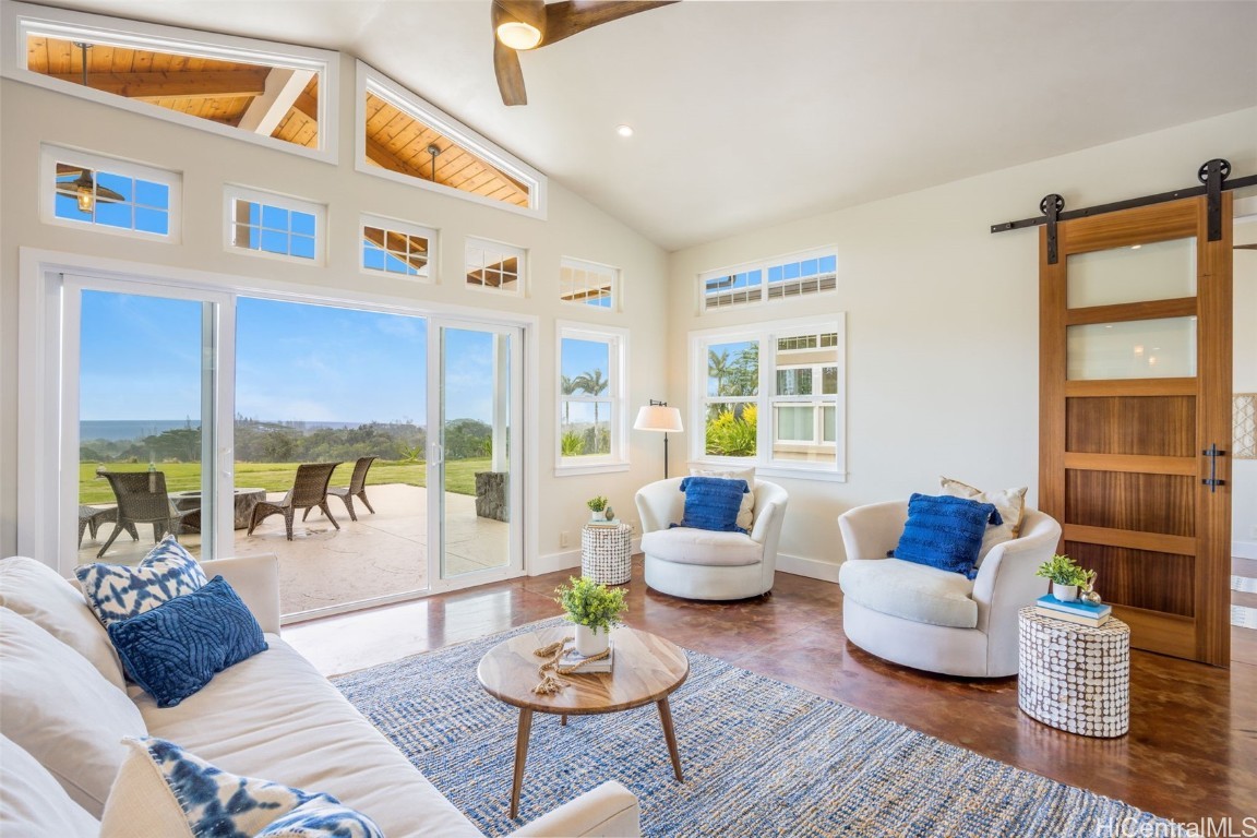 365 E Kuiaha Road