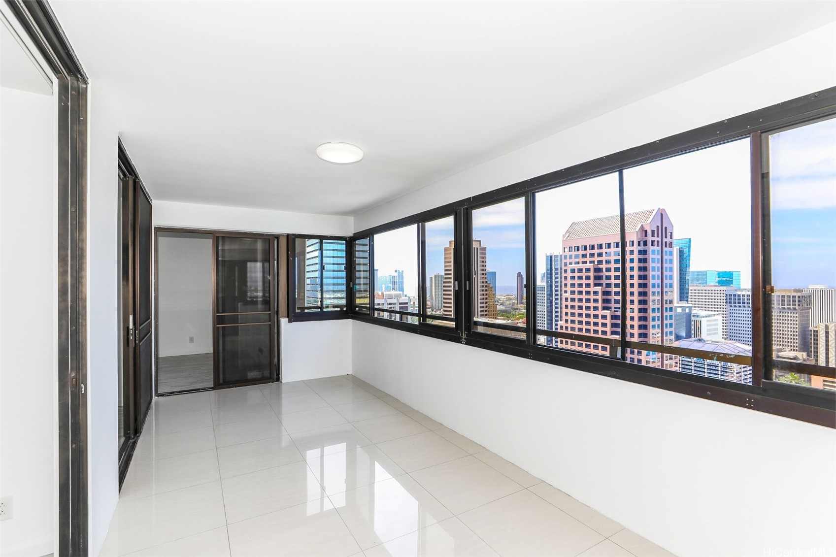 1255 Nuuanu Avenue 3002