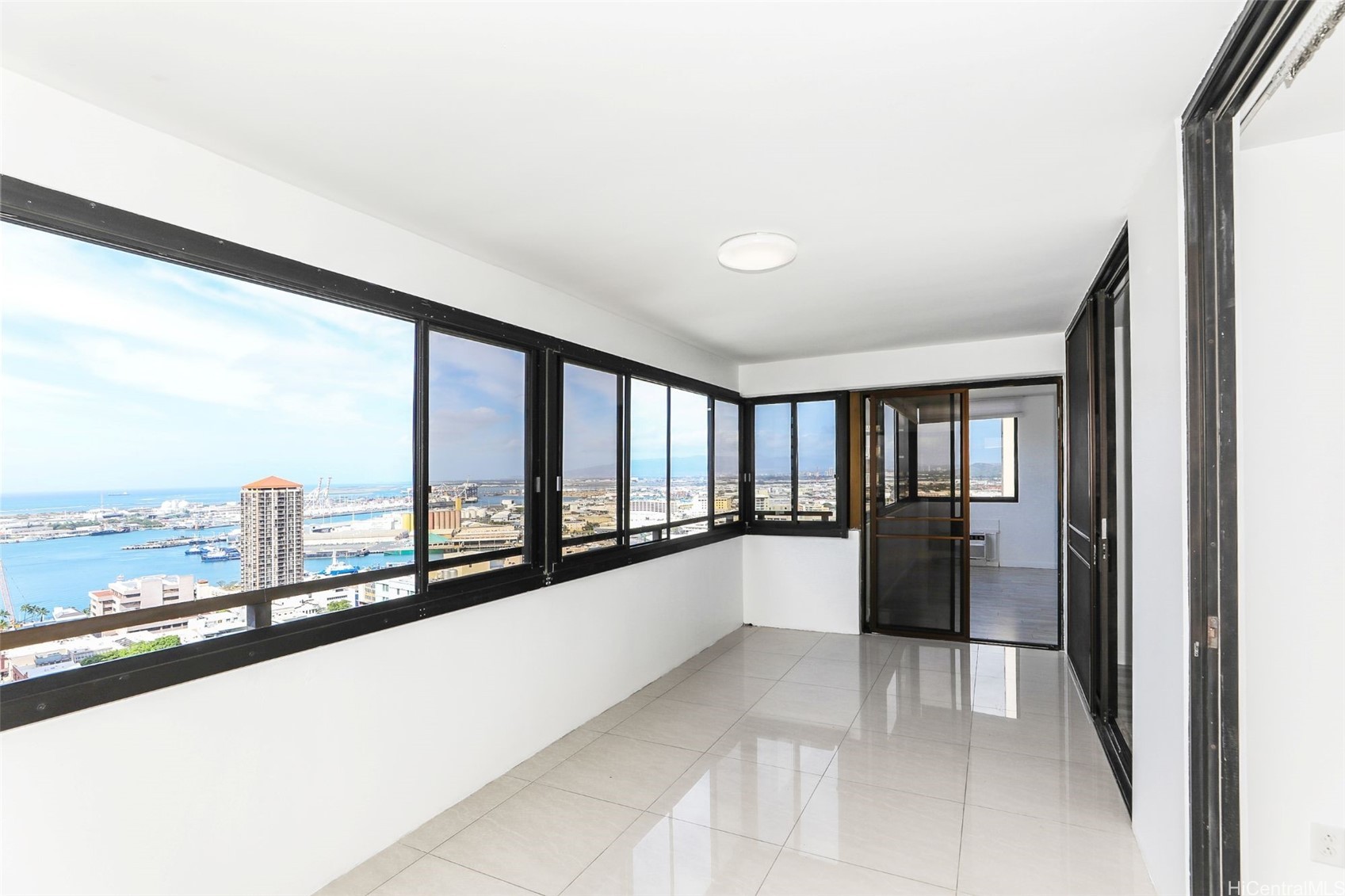 1255 Nuuanu Avenue 3002