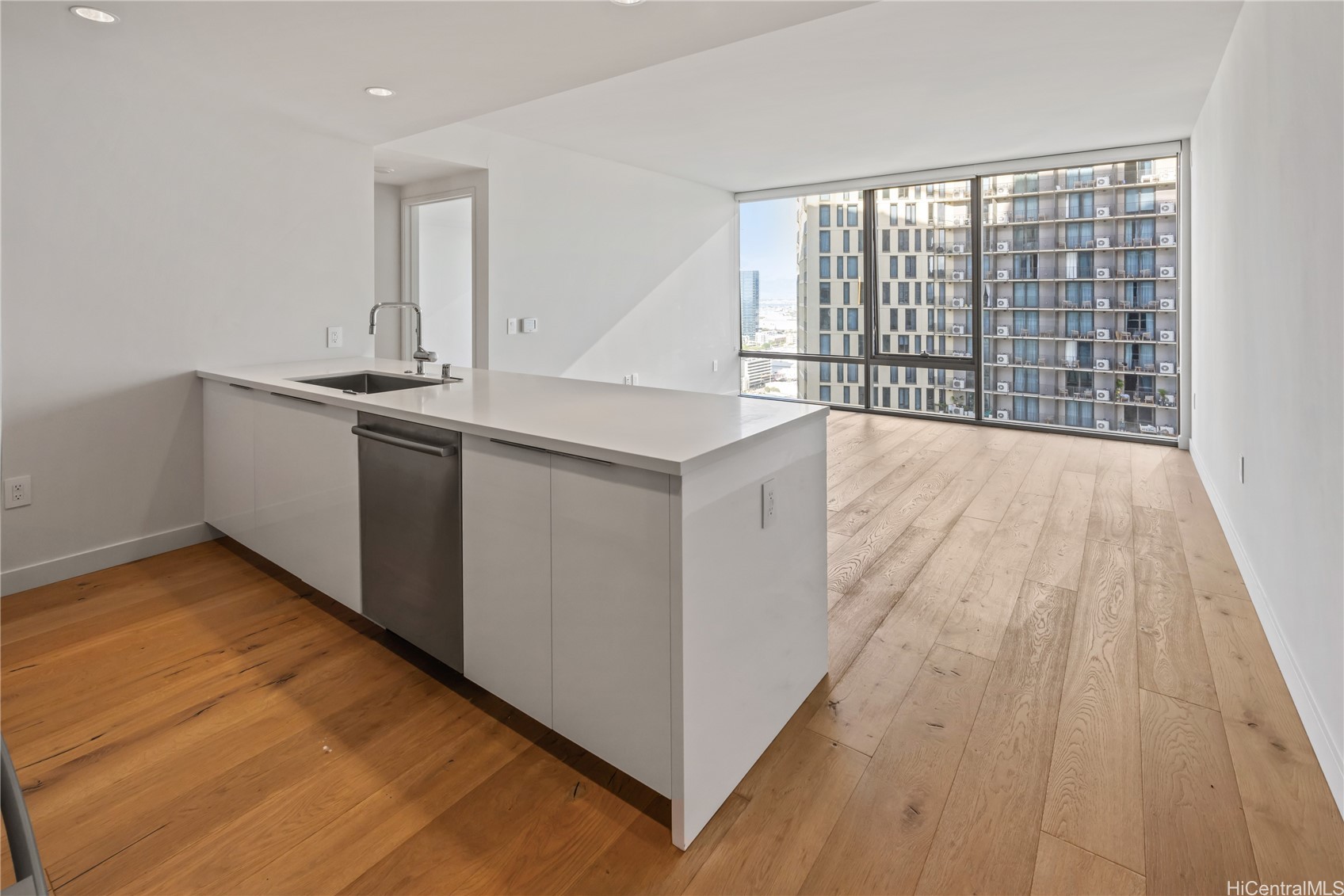 1001 Queen Street 2605