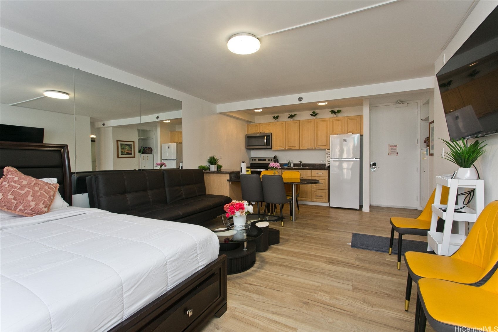 229 Paoakalani Avenue 2305(NUC)