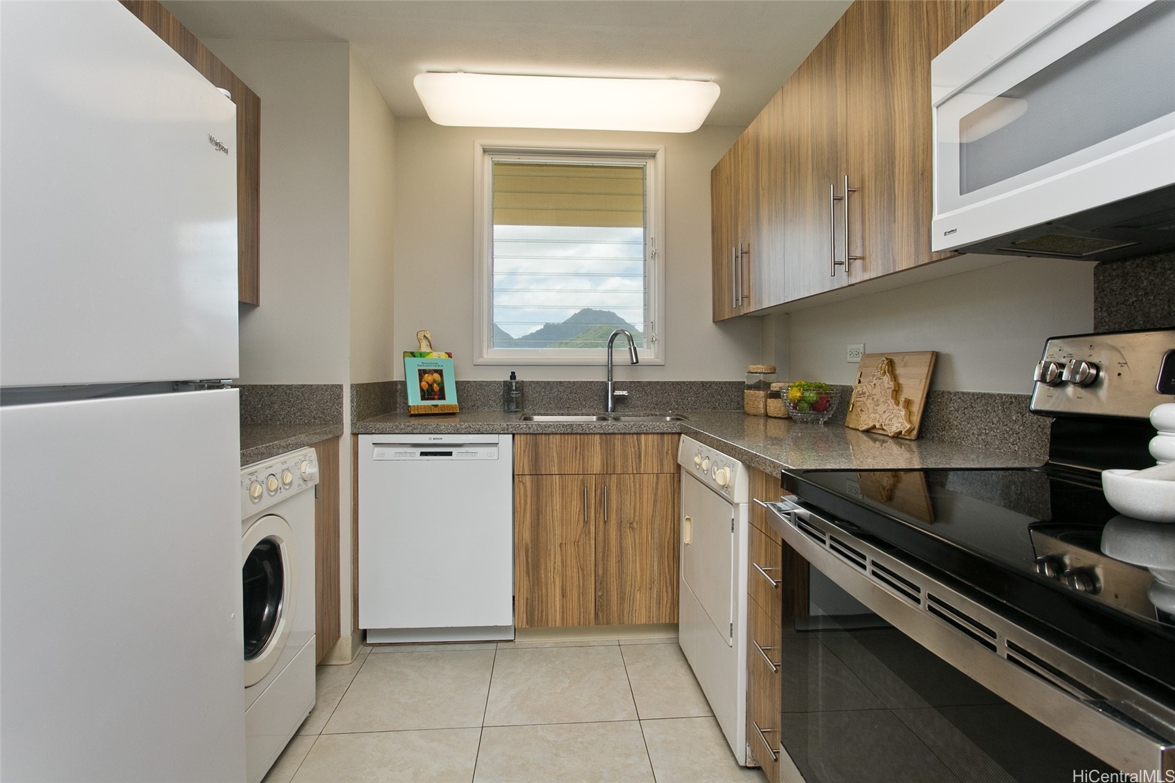 14 Aulike Street 906
