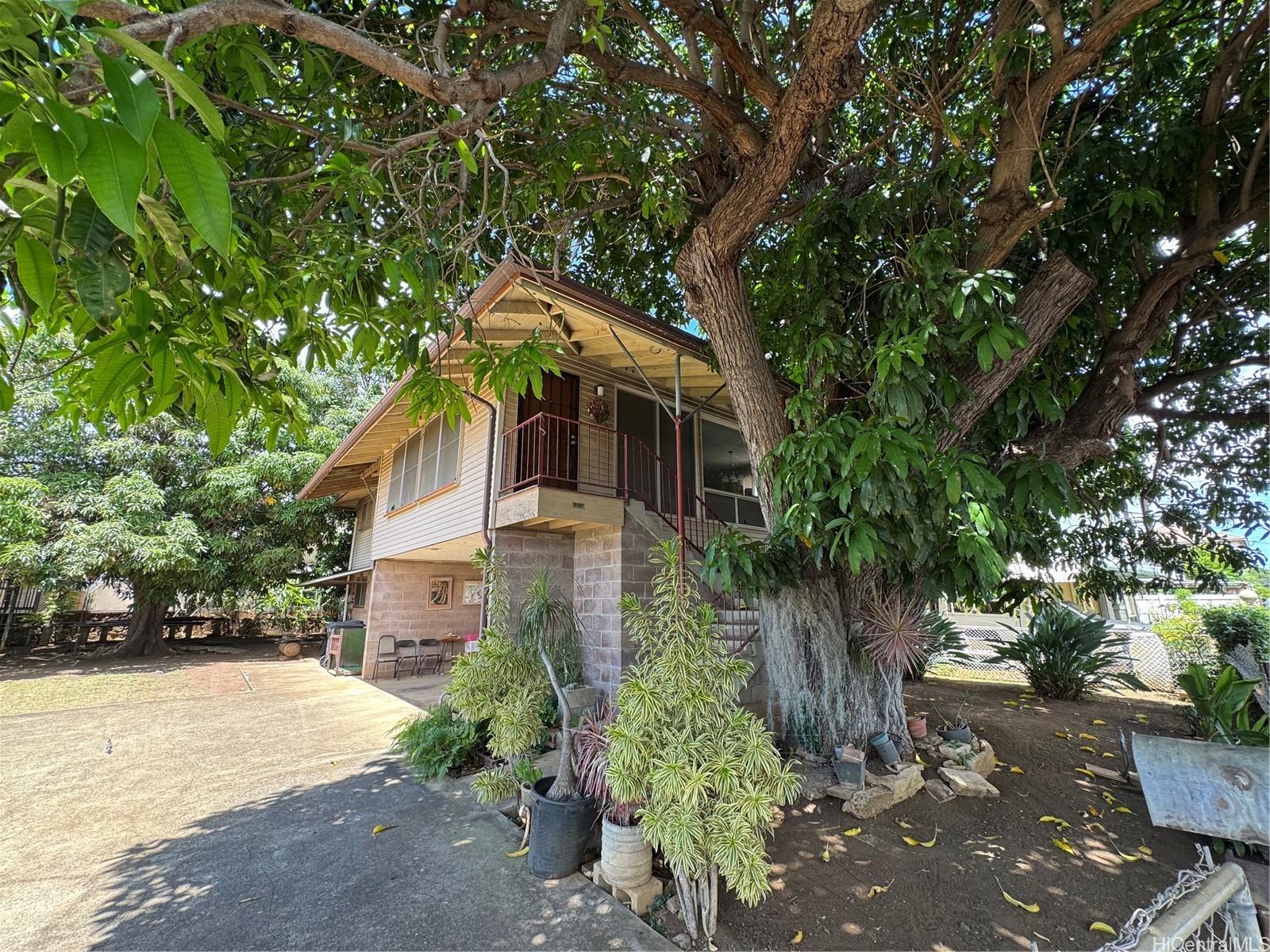 1916 Kaumualii Street