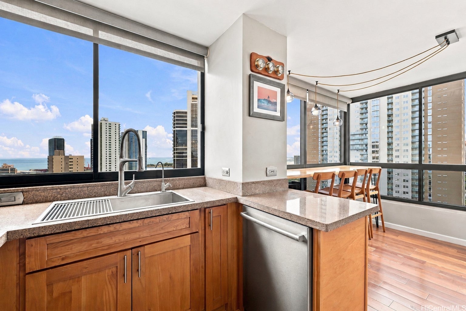 876 Curtis Street 3006