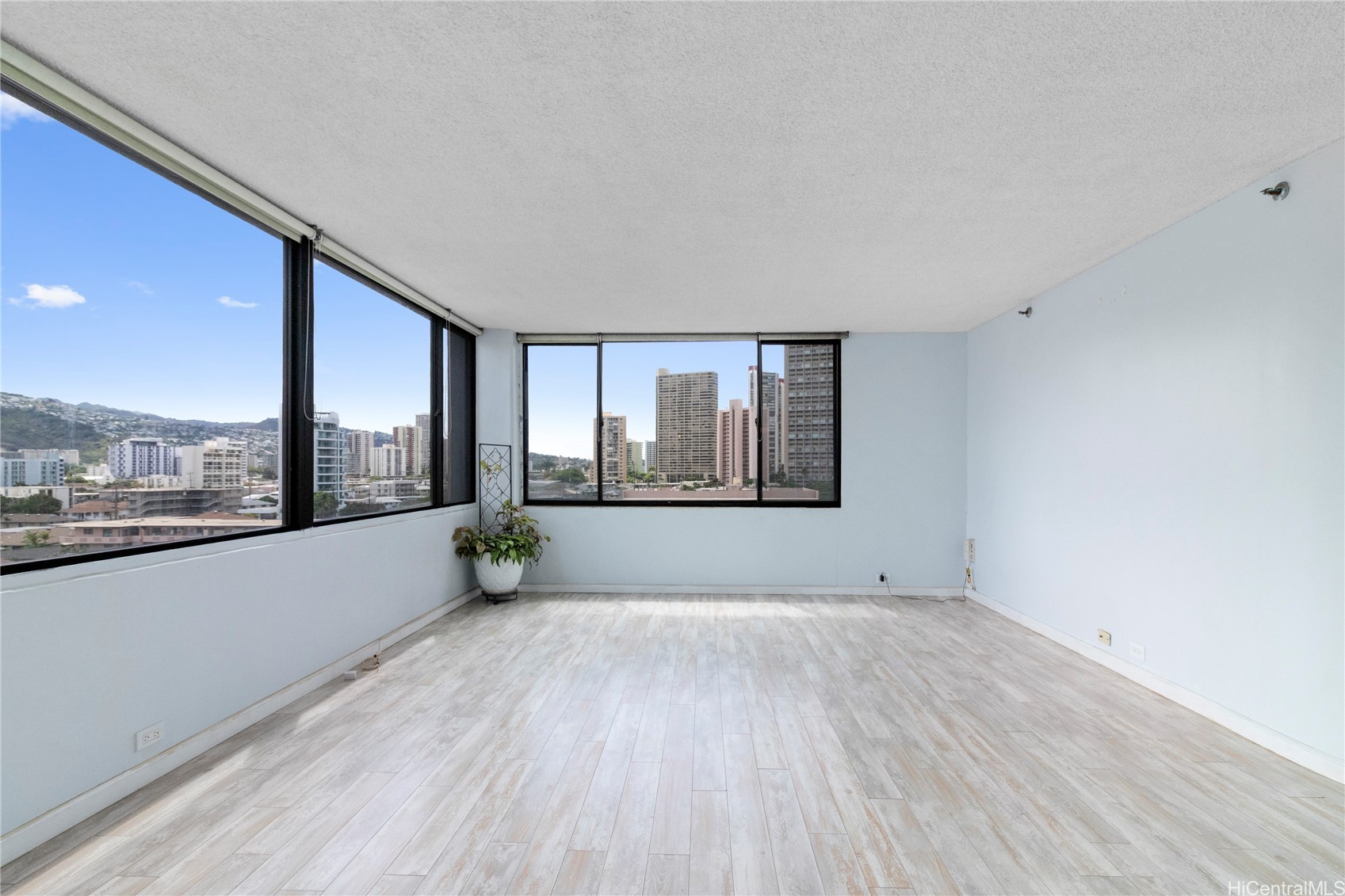 2232 Kapiolani Boulevard 704