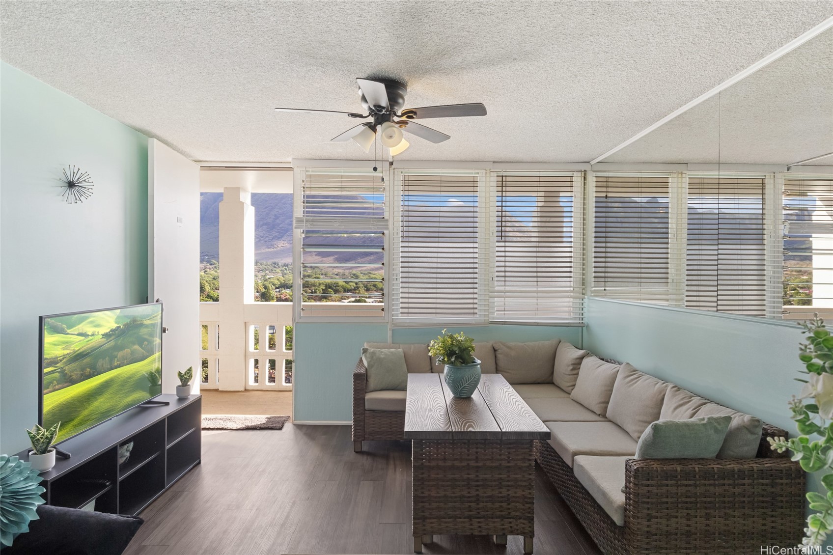 84-965 Farrington Highway B915