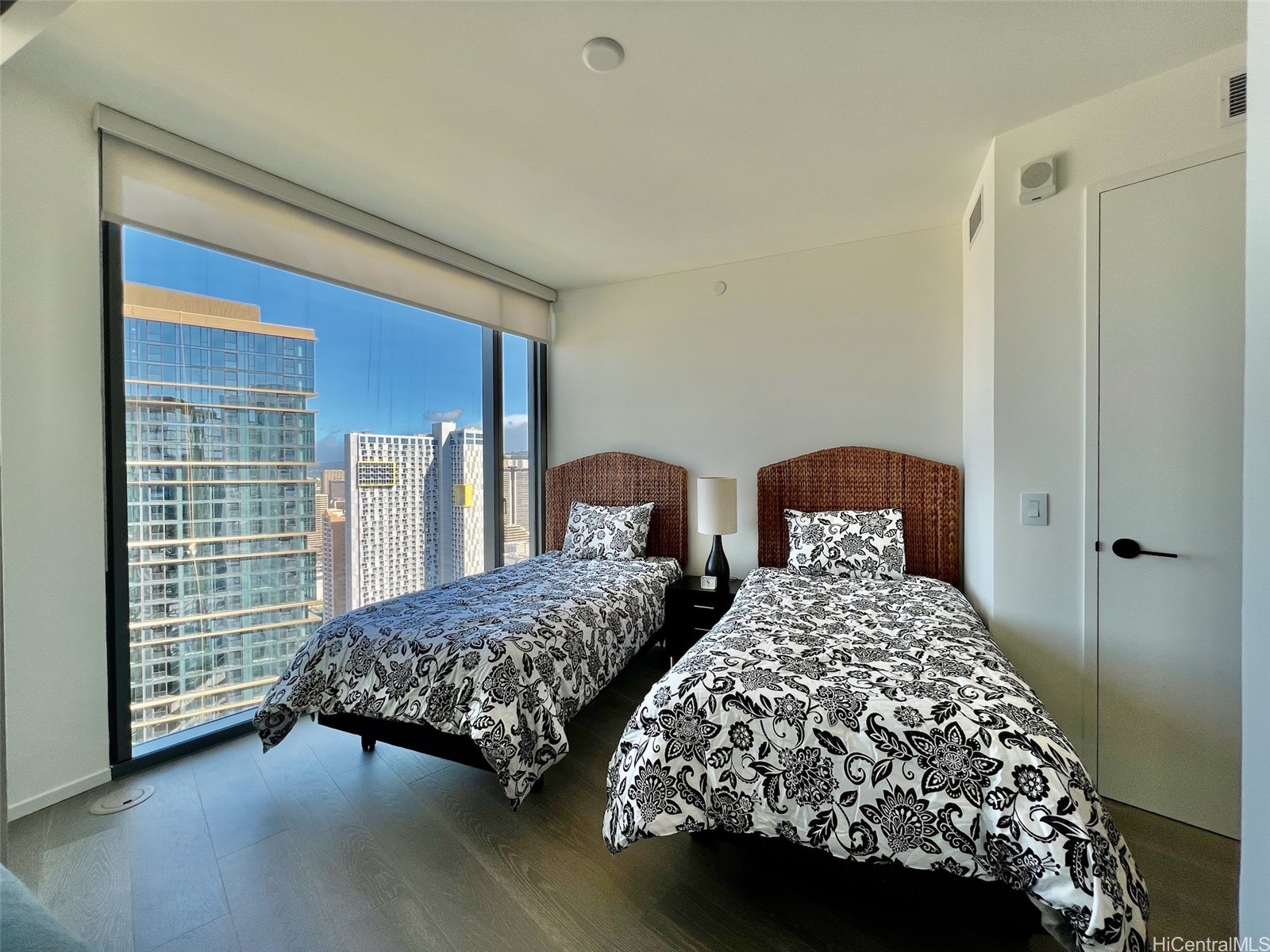 1000 Auahi Street 3403