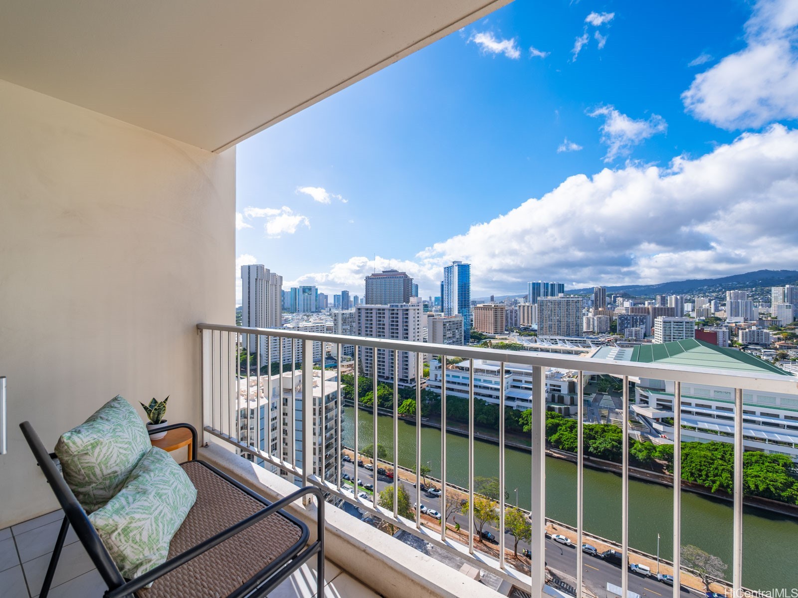 400 Hobron Lane 2612