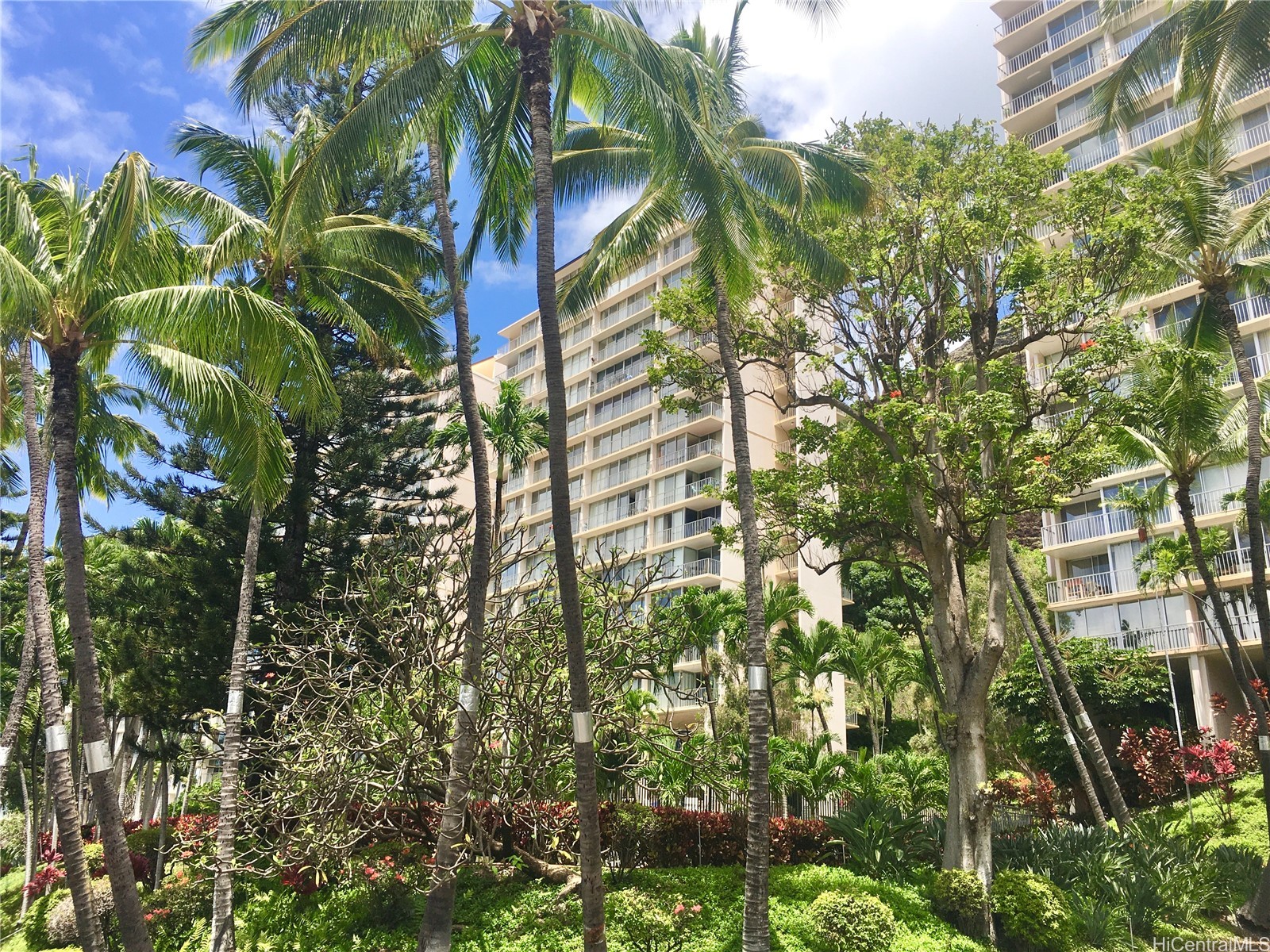 Makaha Valley Towers Condominium