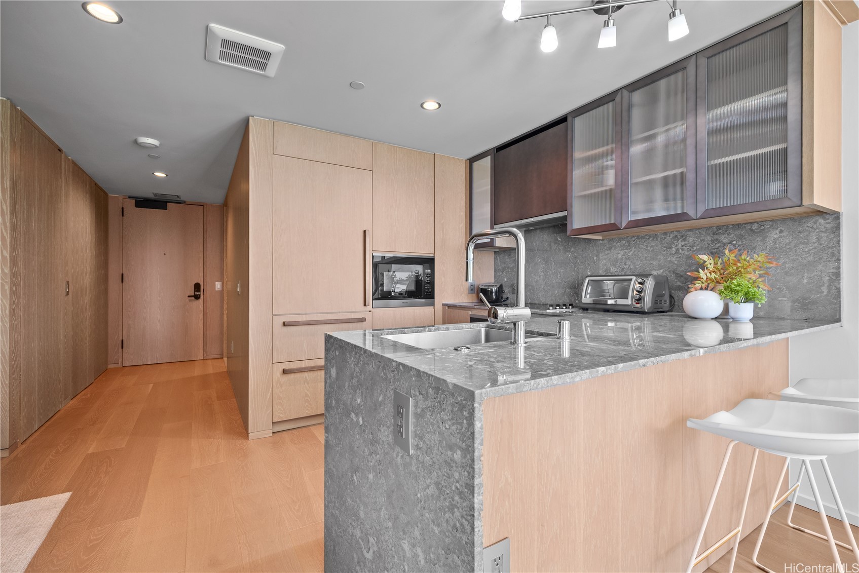 1000 Auahi Street 906