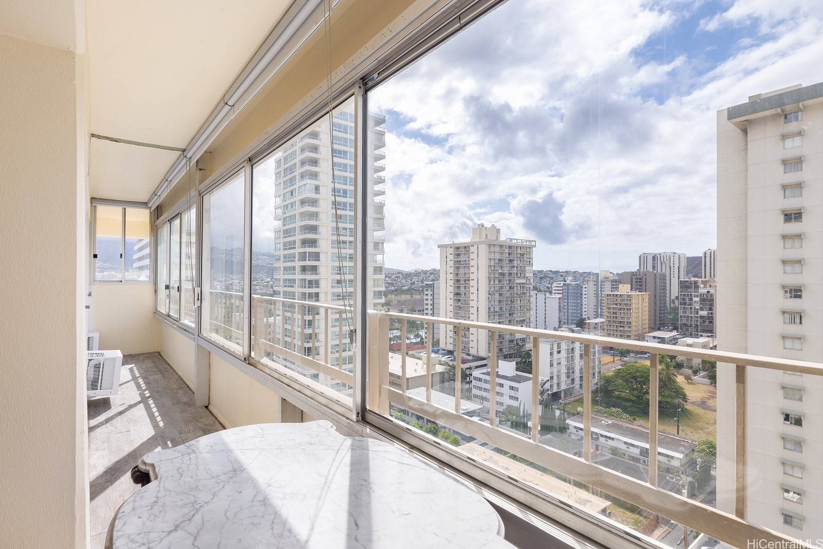 225 Kaiulani Avenue PH1