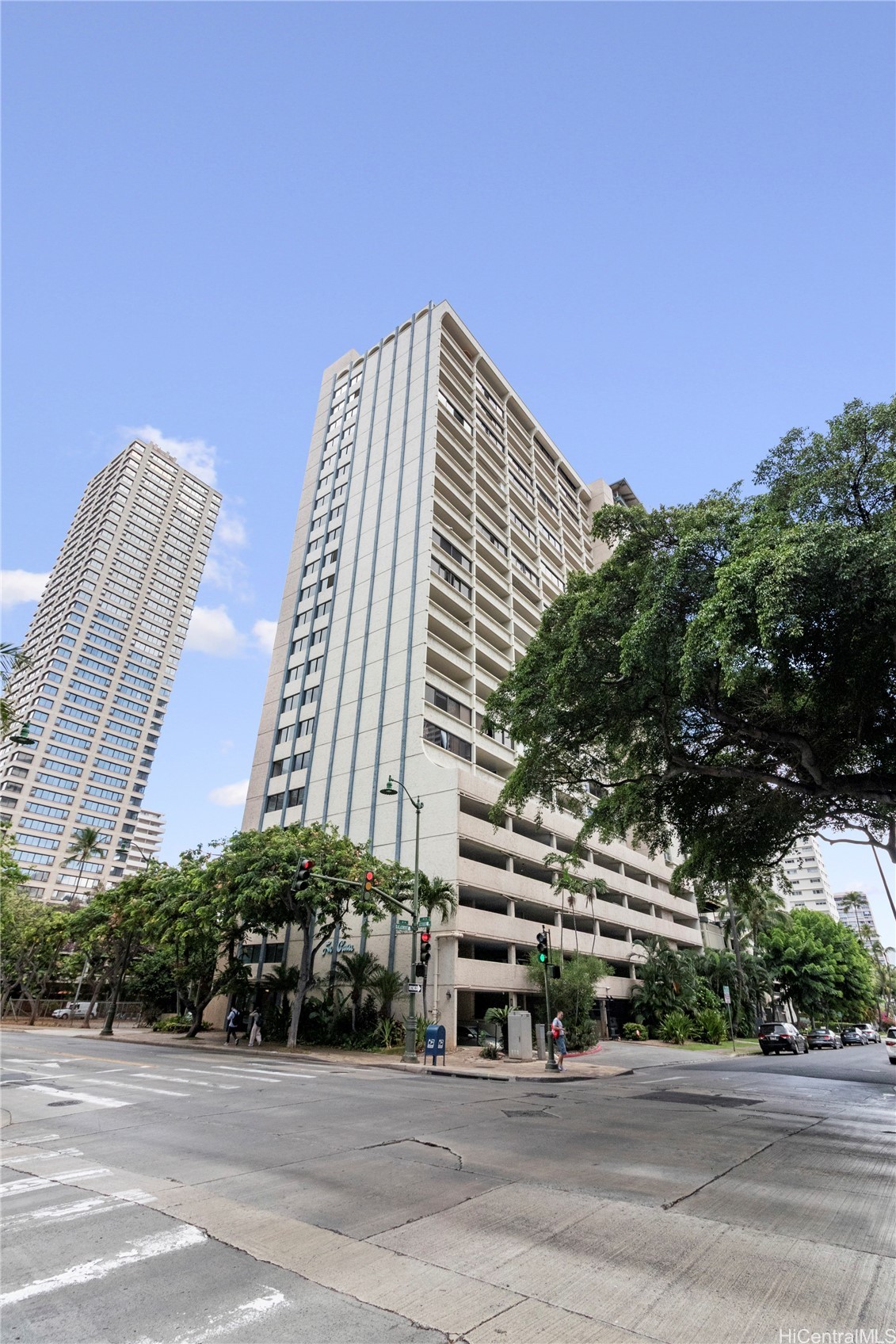 La Casa Condominium