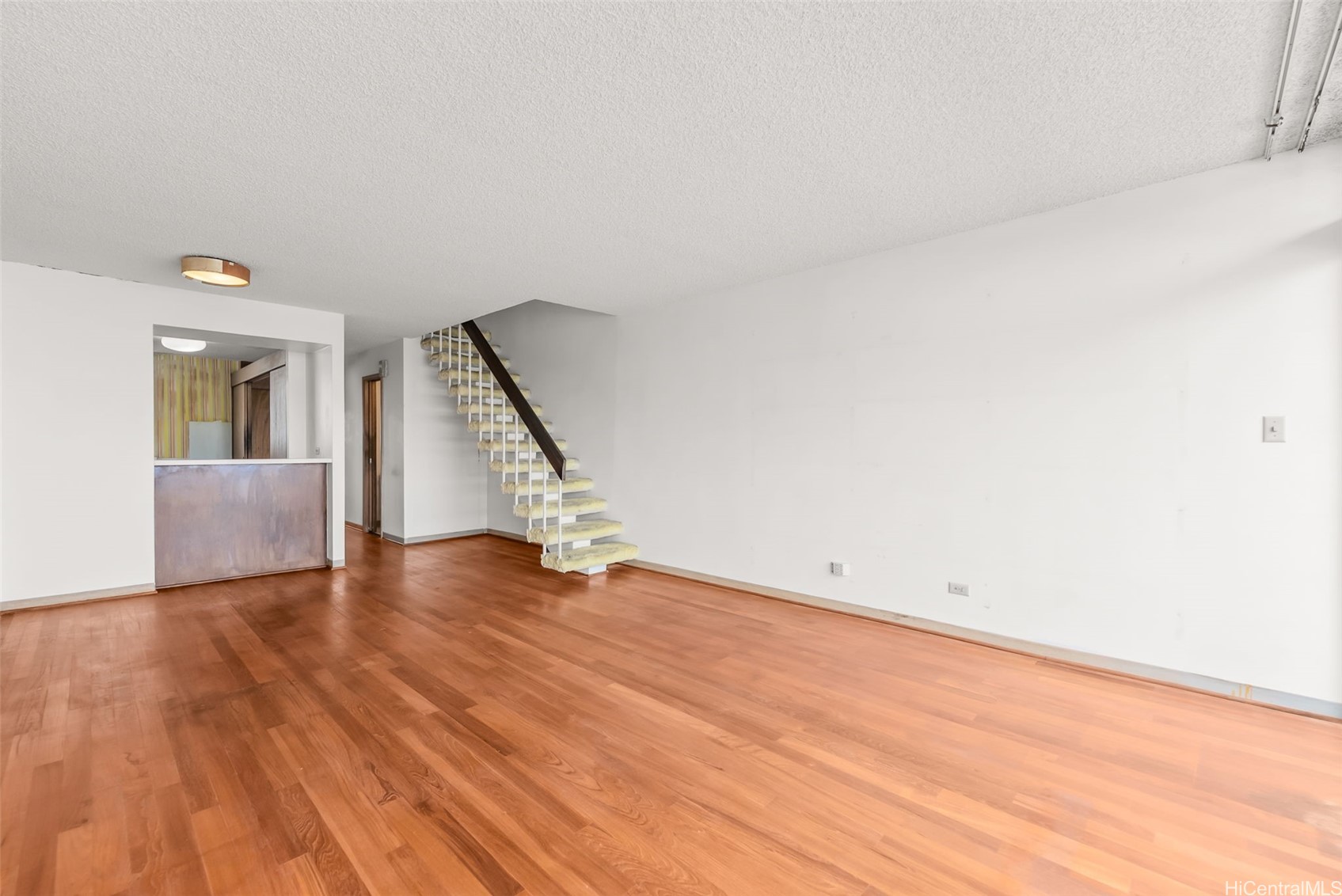 500 University Avenue 1436