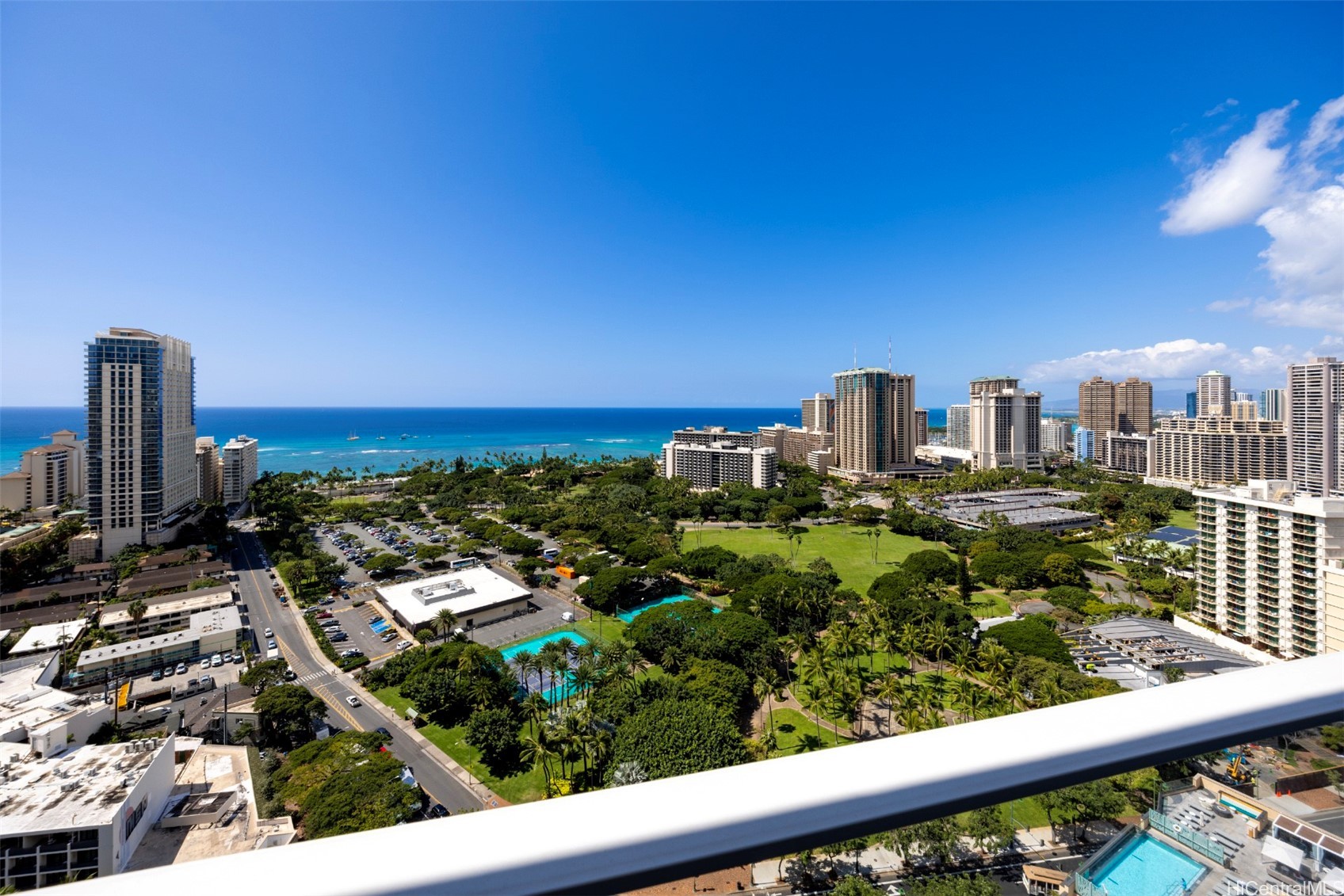 383 Kalaimoku Street E2801