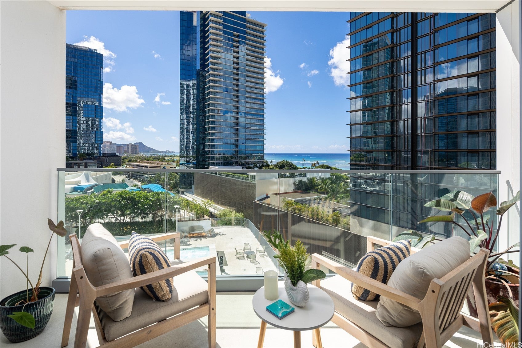 1000 Auahi Street 1002