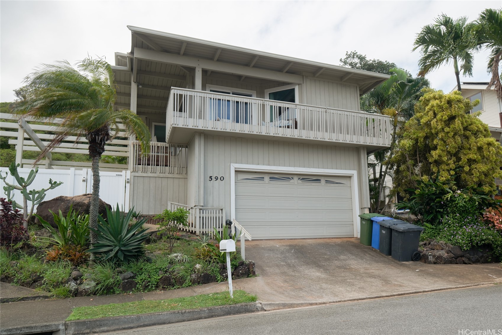 590 Alihi Place