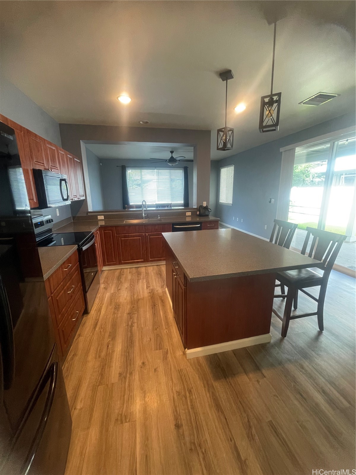 91-6221 Kapolei Parkway 423