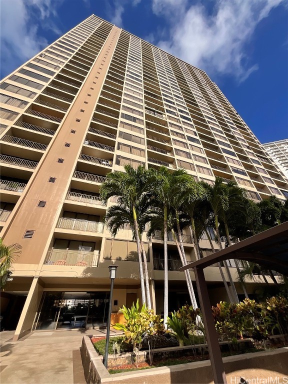 Chateau Waikiki Condominium