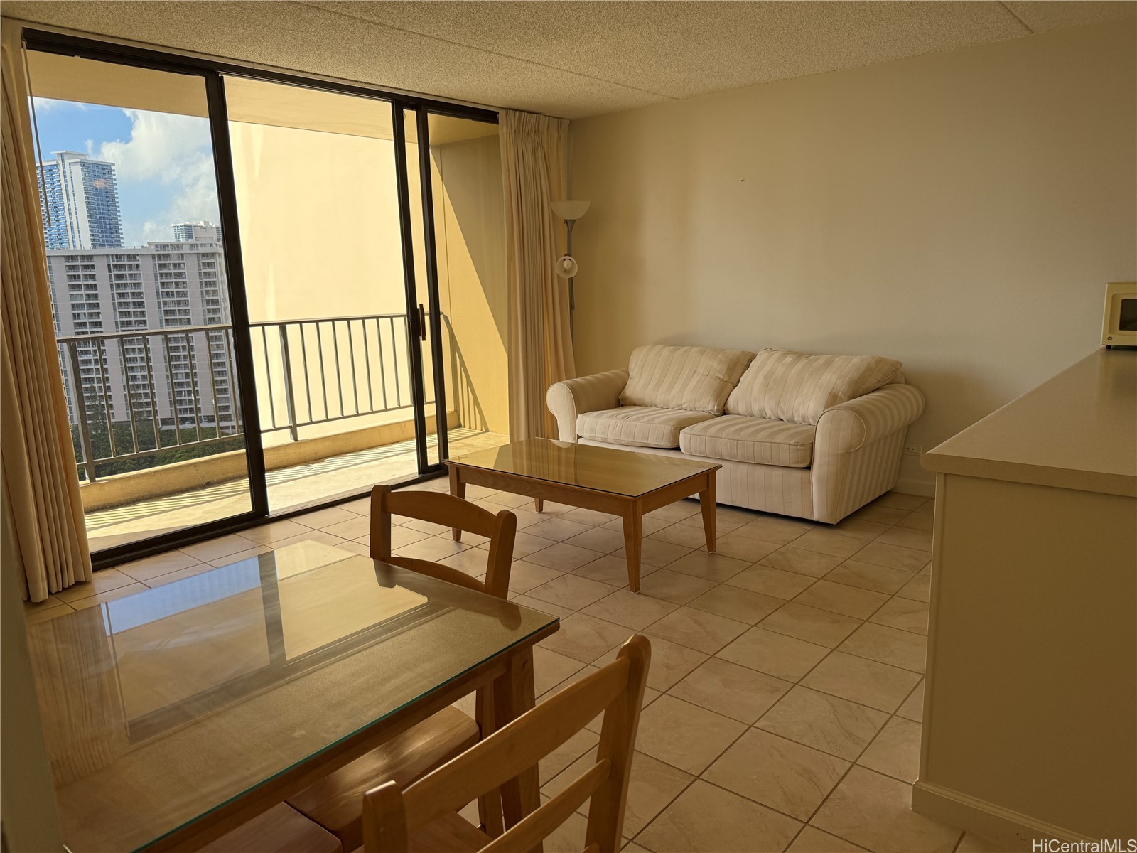 411 Hobron Lane 2108