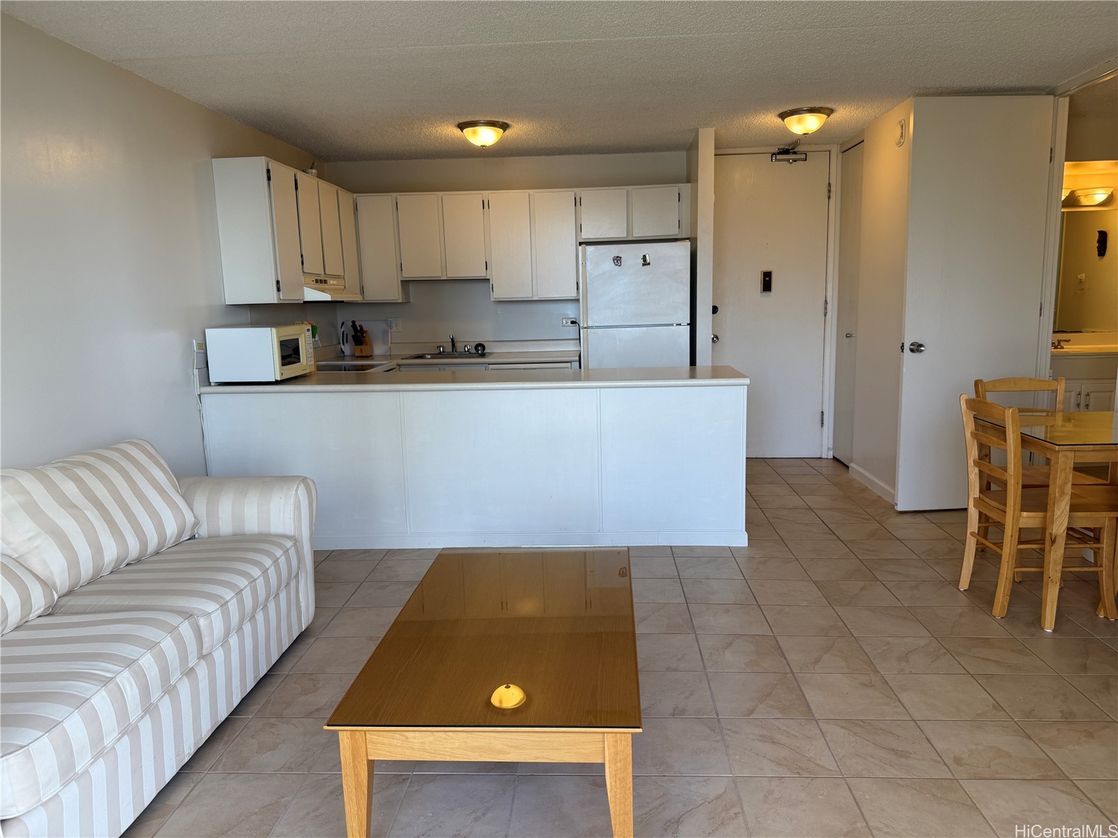 411 Hobron Lane 2108