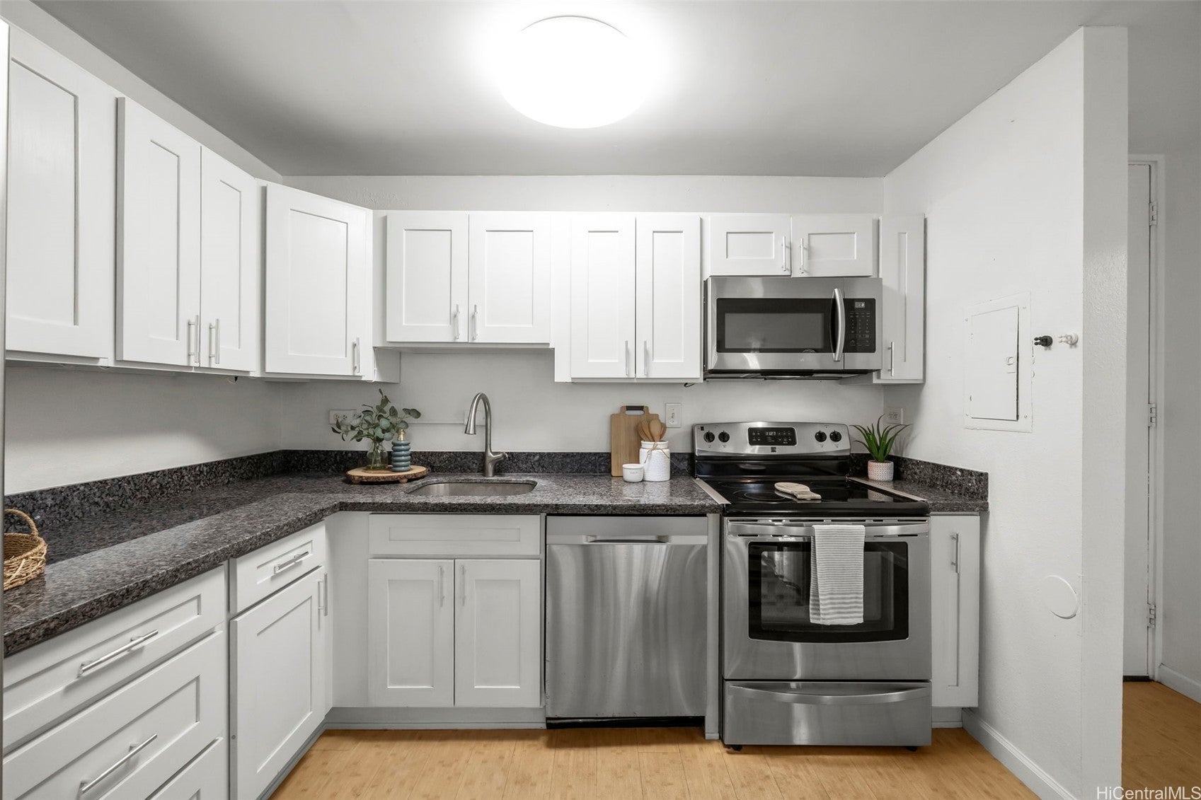 1617 Clark Street 302