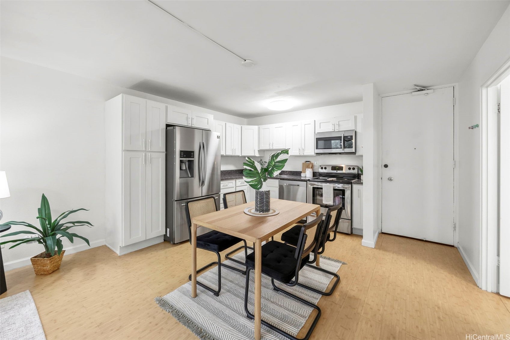 1617 Clark Street 302