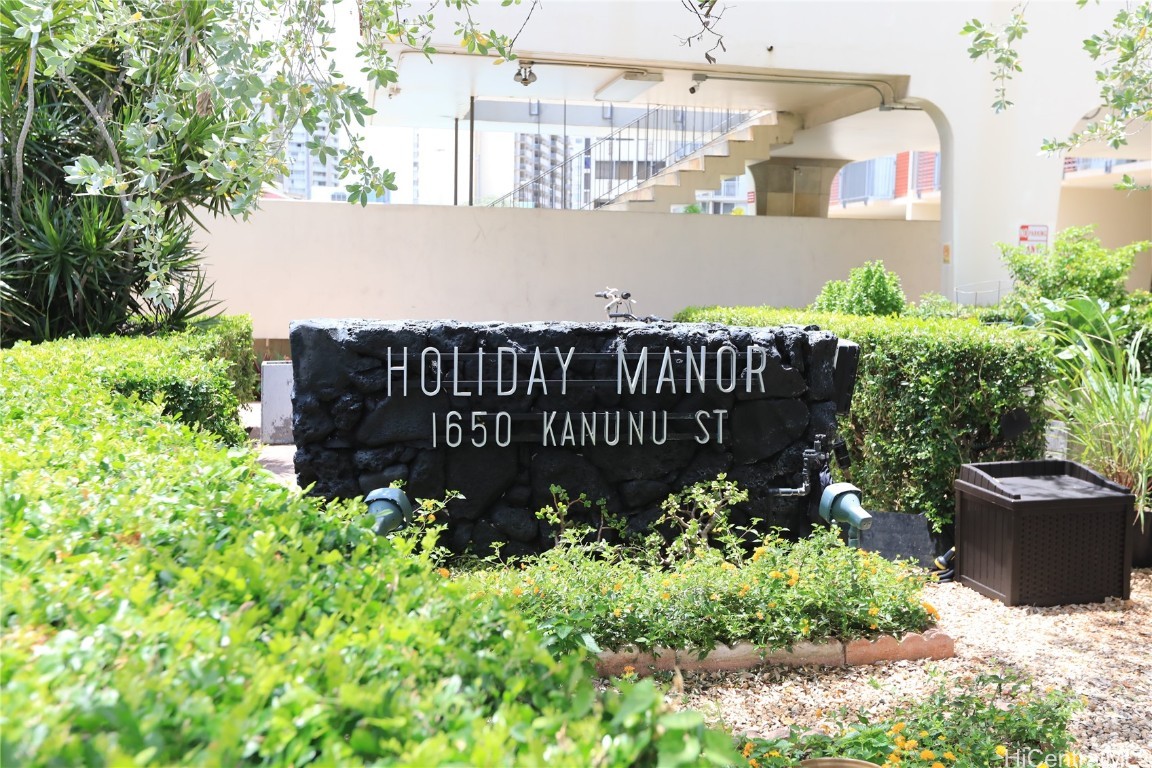 Holiday Manor Condominium