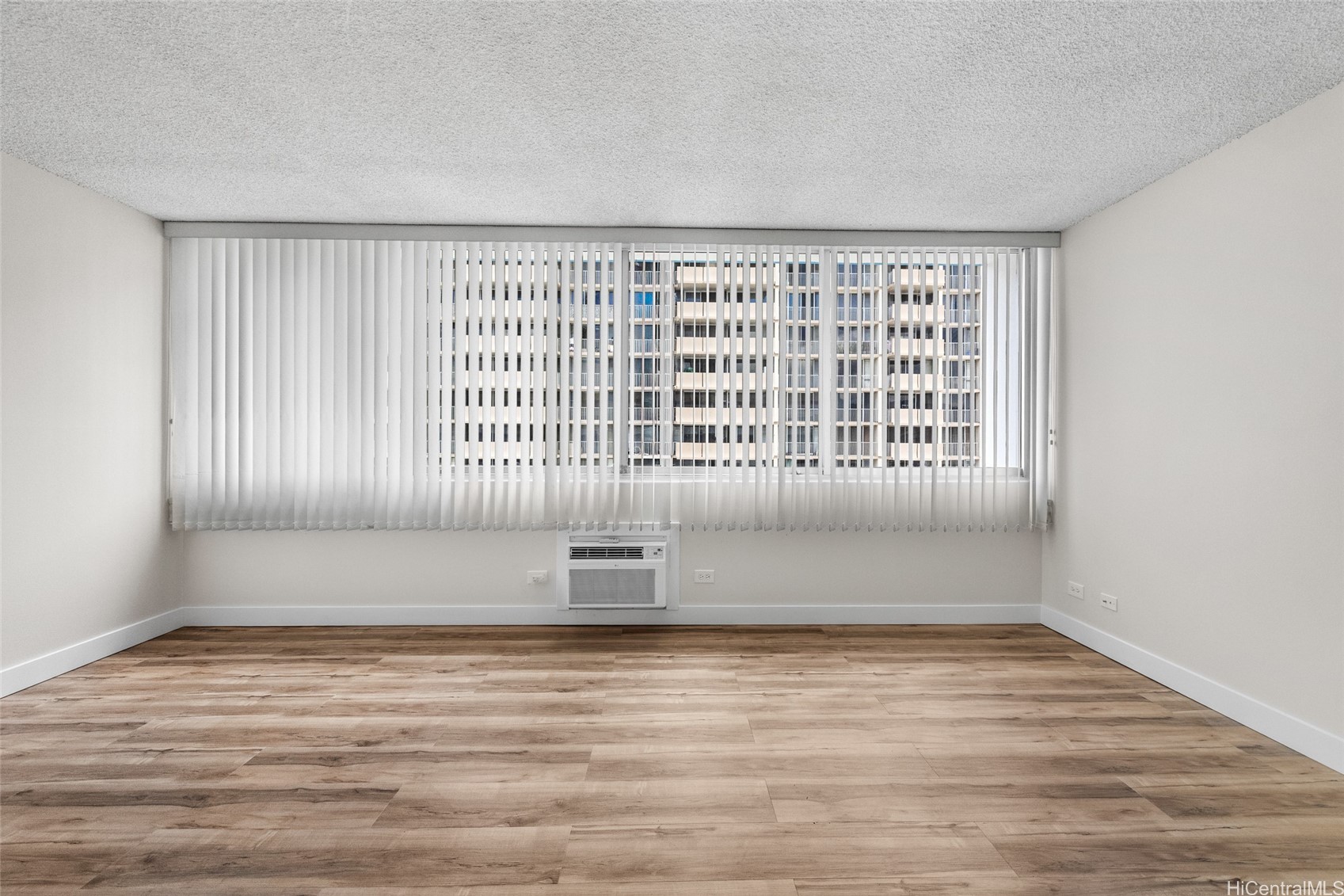 1560 Kanunu Street 1512