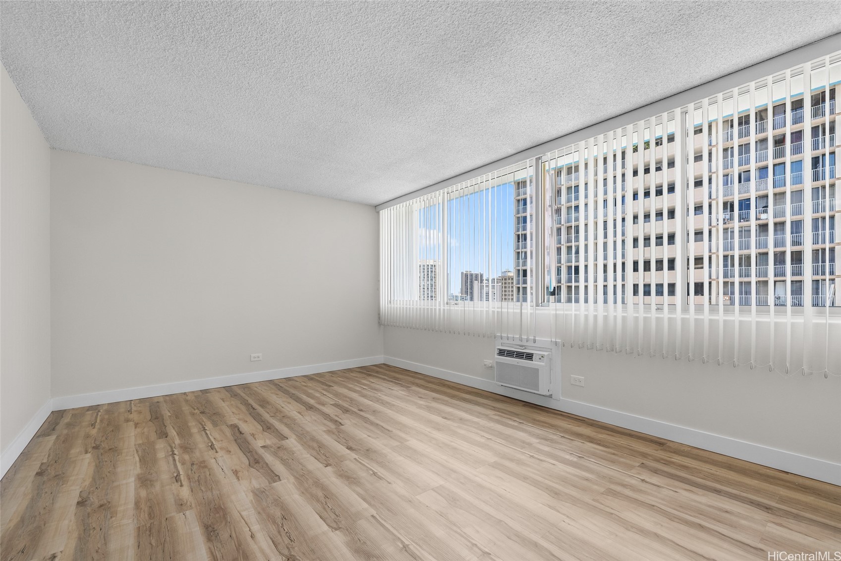 1560 Kanunu Street 1512