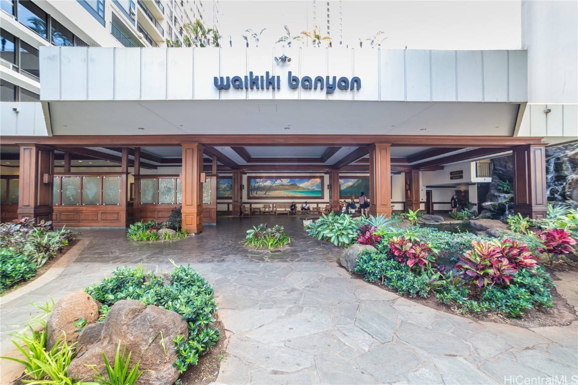 Waikiki Banyan Condominium