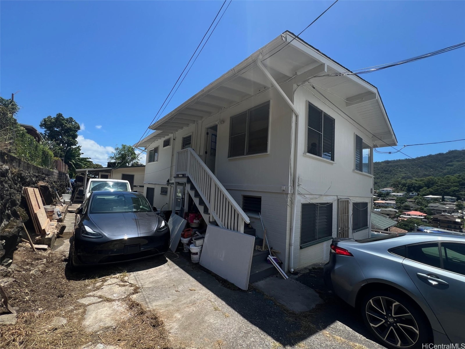 1565 Moani Street