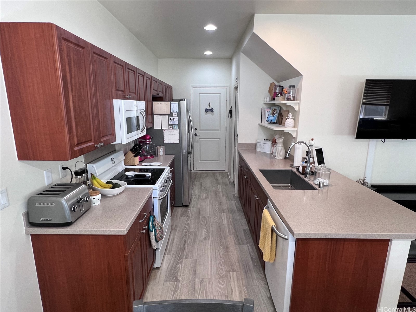 91-6221 Kapolei Parkway 235