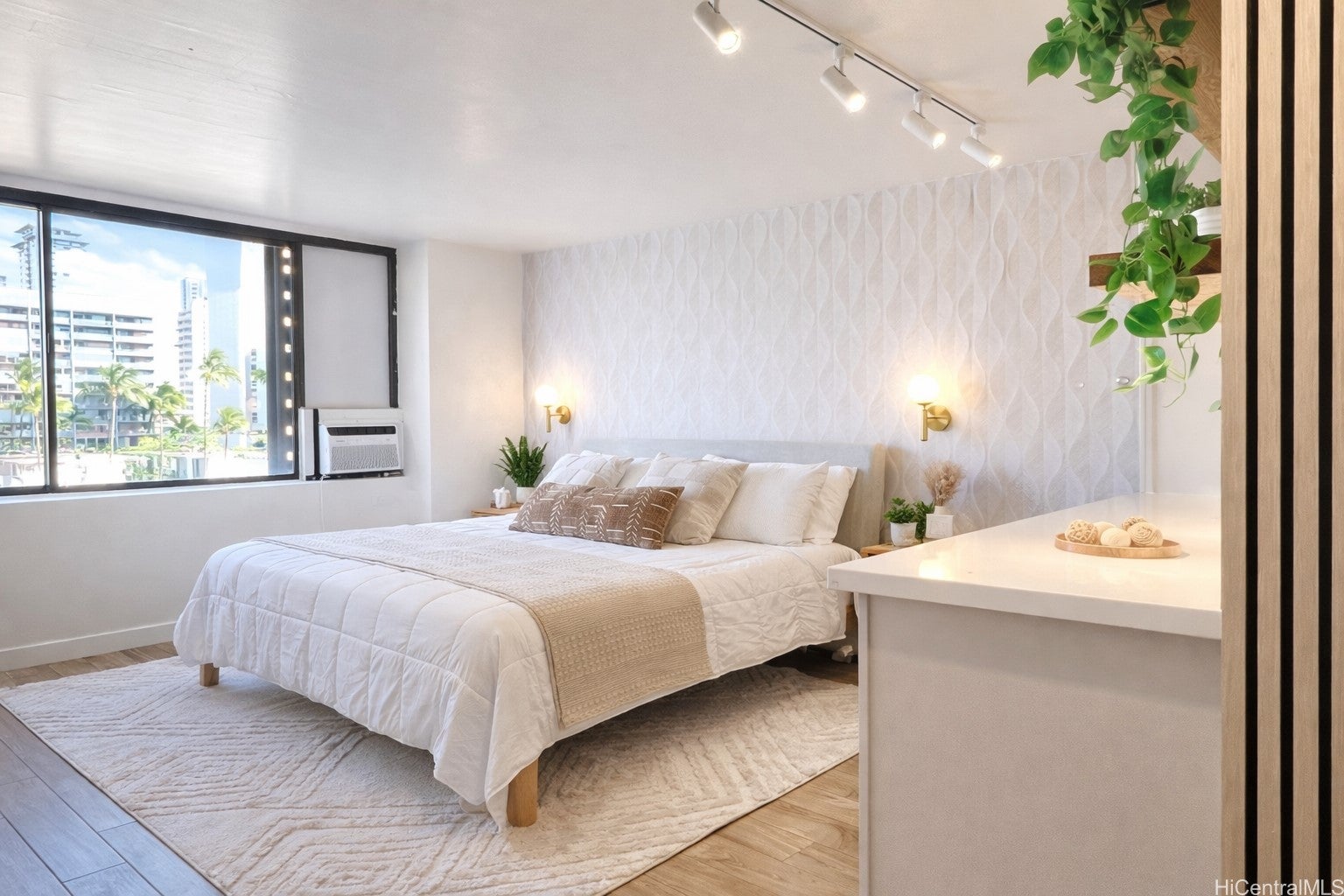 444 Niu Street 709