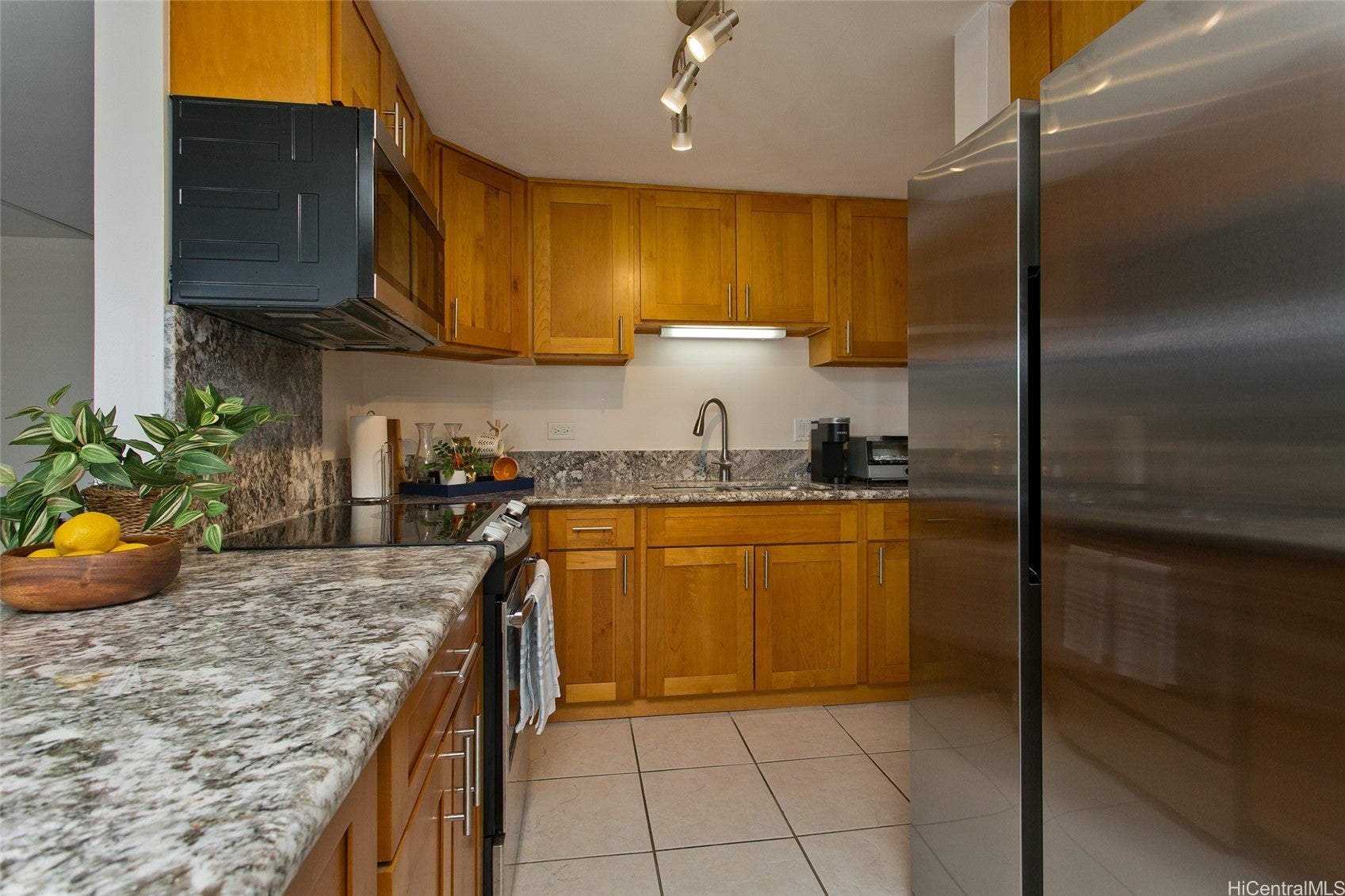 2525 Date Street 3706