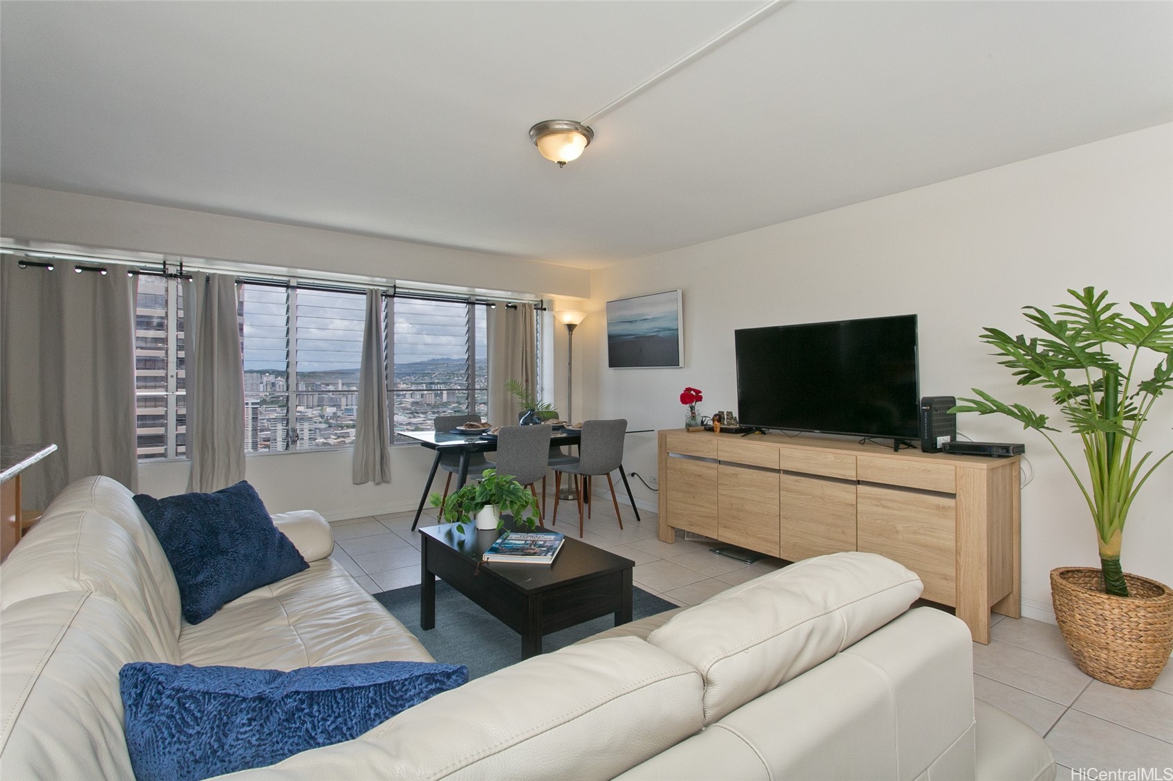 2525 Date Street 3706