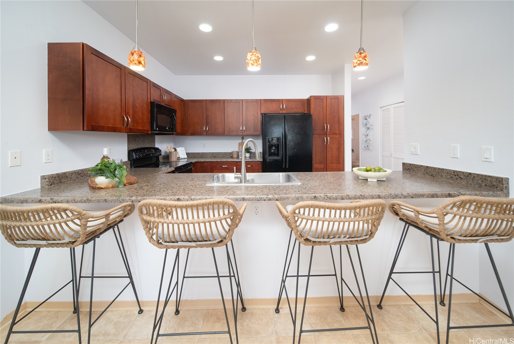 478 Kunehi Street 107