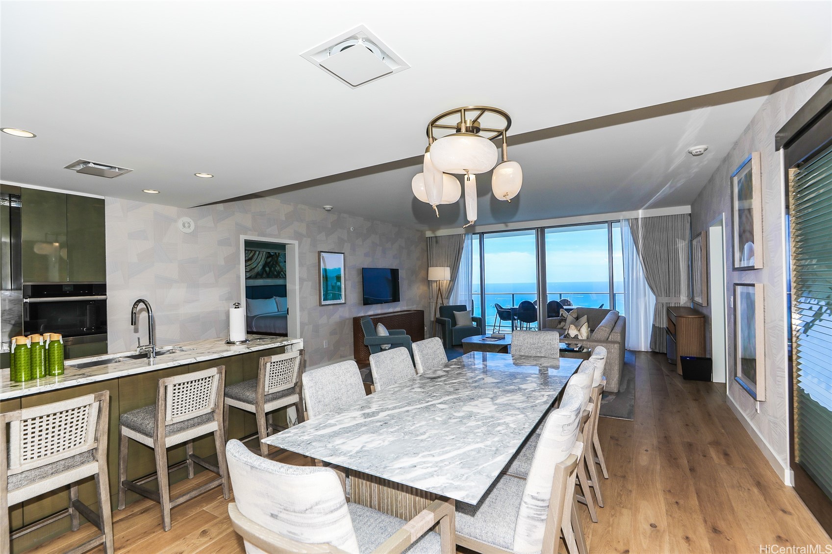 383 Kalaimoku Street 3302