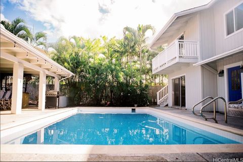 Photo of 952 Holoholo Street, Kailua, HI 96734 (MLS # 202606748)