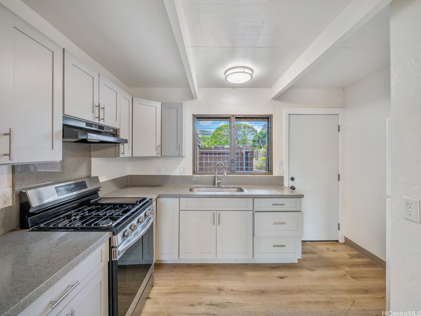 87-186 Helelua Street 2