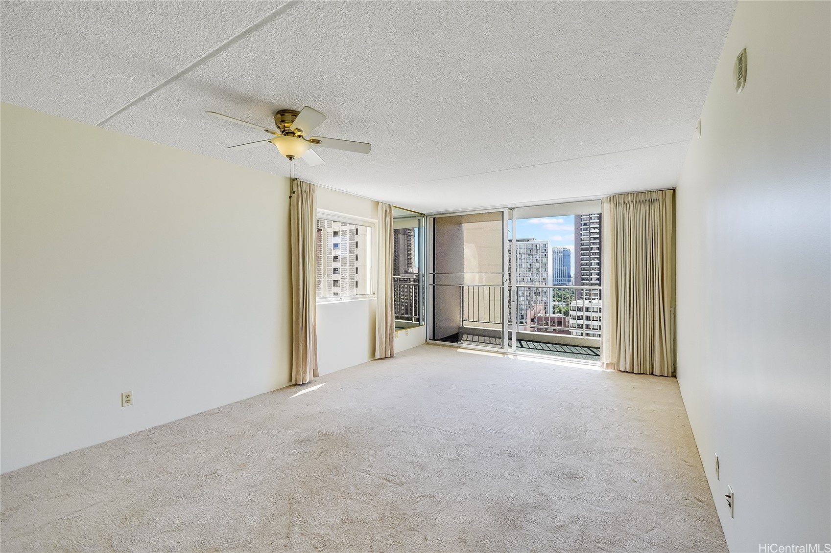 400 Hobron Lane 1815