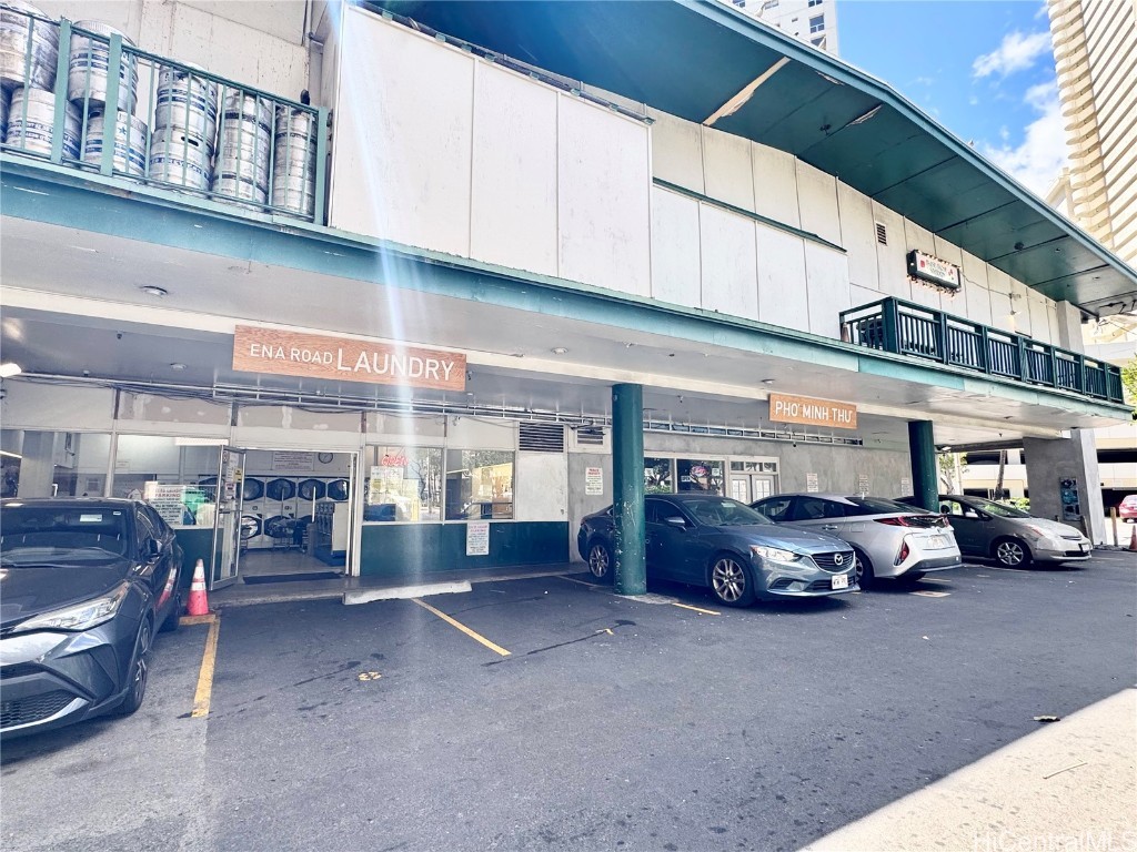 Kalakauan Condominium