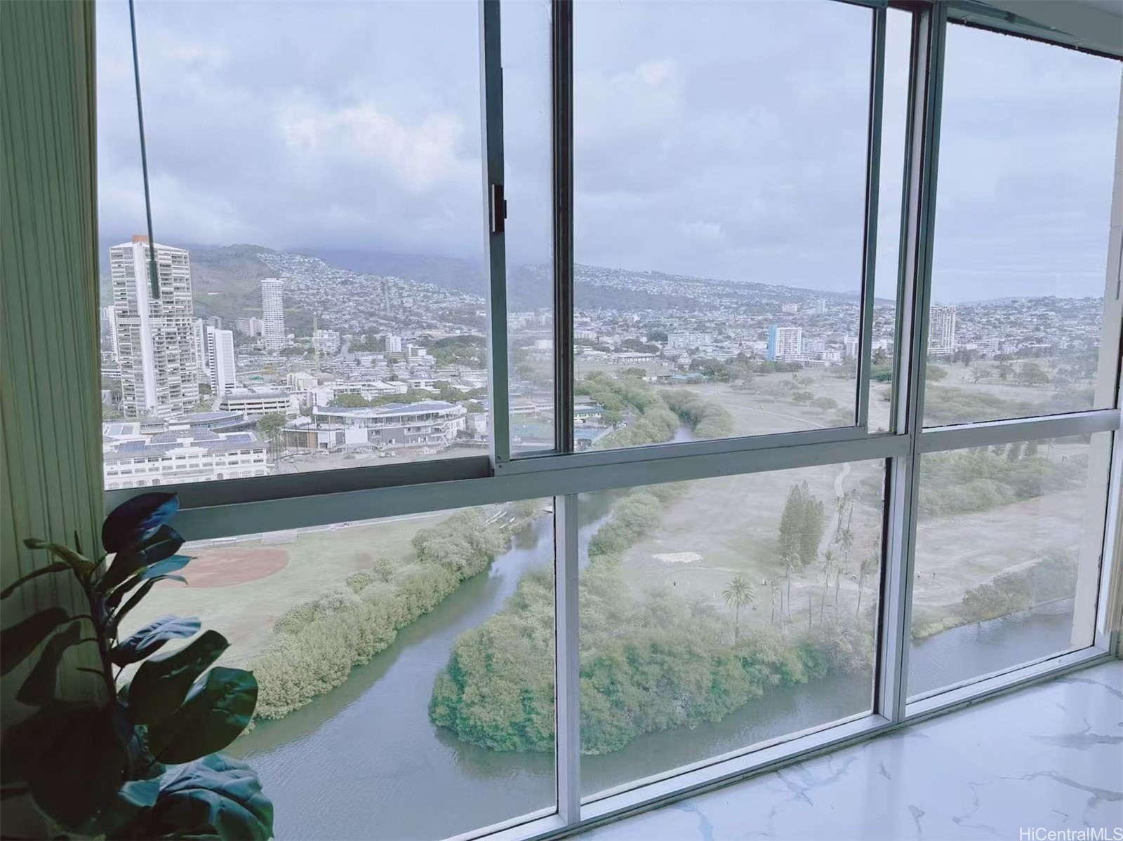 2211 Ala Wai Boulevard 2810